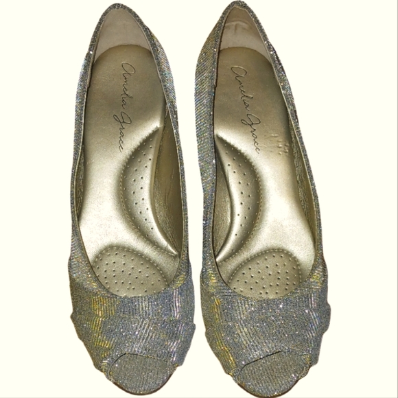Amelia Grace Womens Elegant Silver Glitter Heels for Weddings Size 7 - Picture 1 of 3